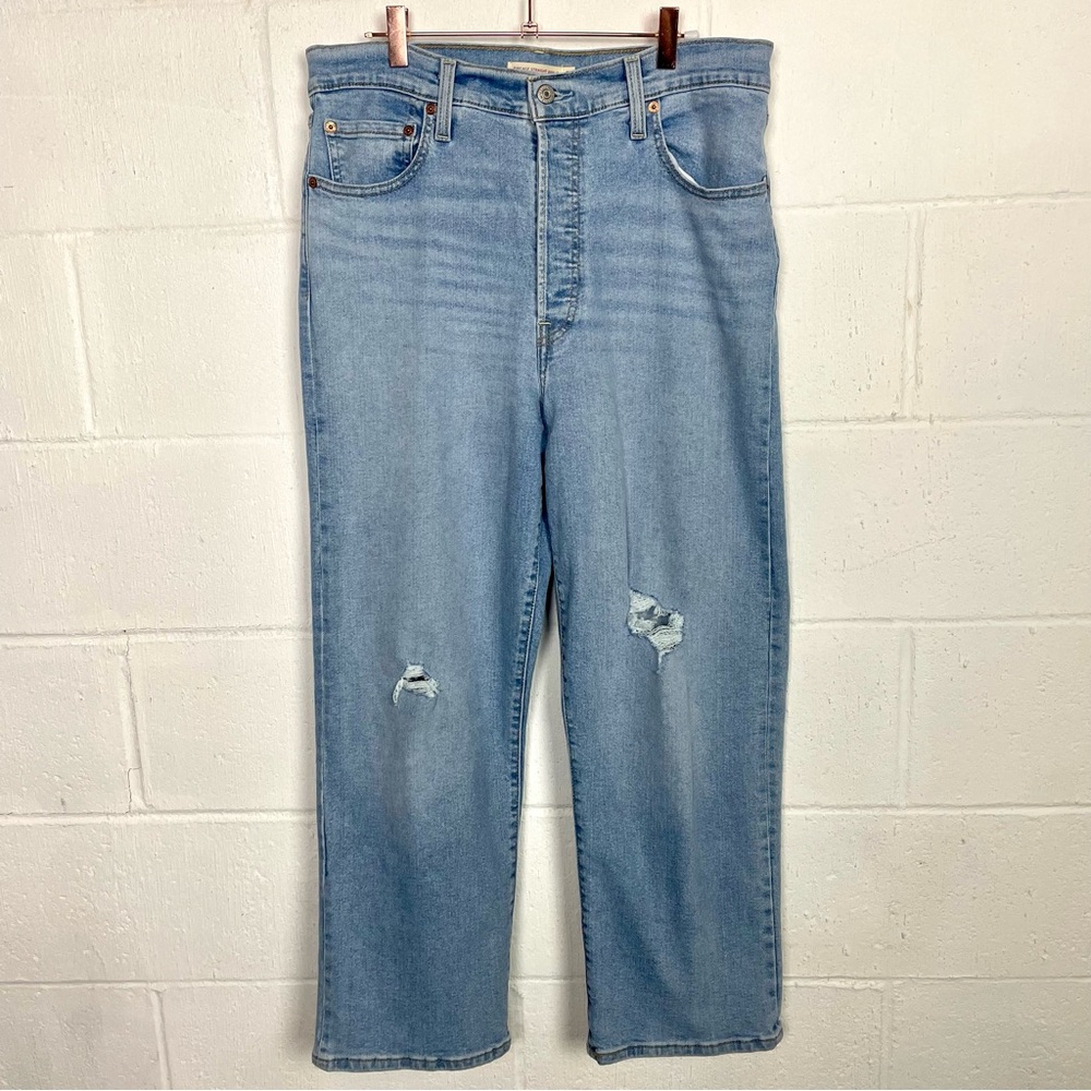 Levi's Buttonfly Ribcage Straight Ankle Light Wash Distressed High Waist Size 32